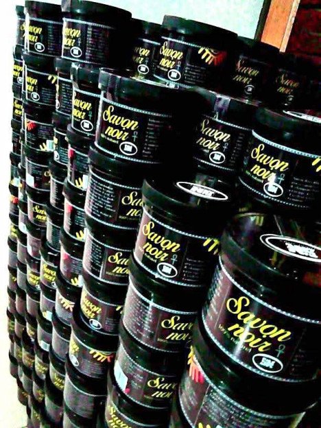 Savon noir 100% naturel | Royale Cosmétique Quantité minim:12 PRIX;1200 fcfa